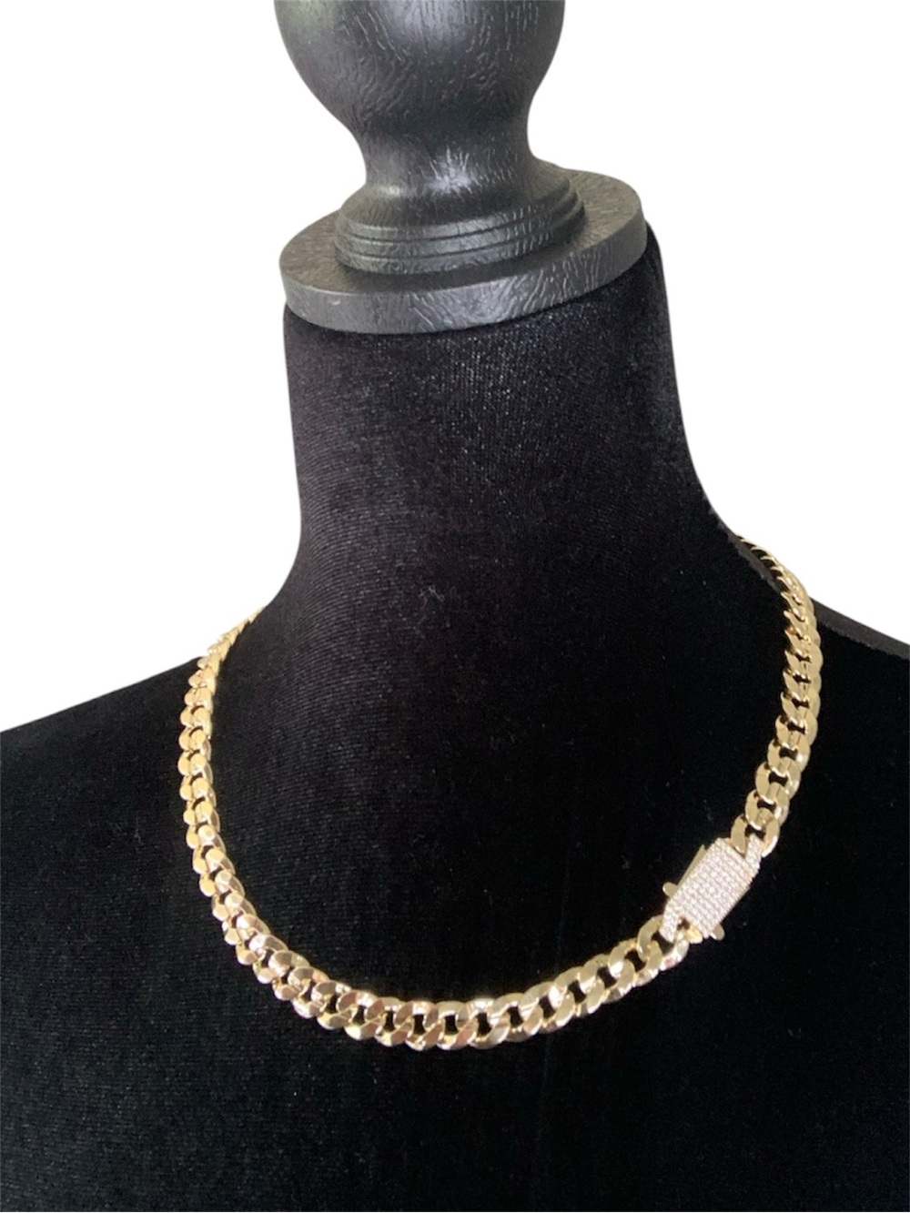NWOT 18K Gold layered/bonded 9mm Cuban Link Chain with CZ Clasp 20 inch